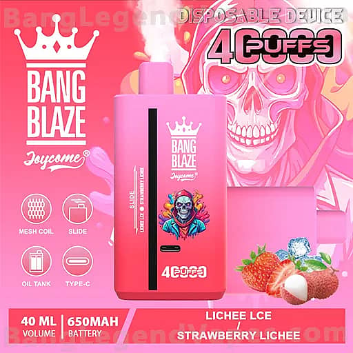 Ein rosa „Bang Blaze“-Einweg-E-Zigaretten-Gerät mit einem Kronenlogo und einem bunten Totenkopf-Motiv, abgebildet neben Erdbeeren und Litschis, um für die Geschmacksrichtung „Erdbeere-Litschi“ zu werben.